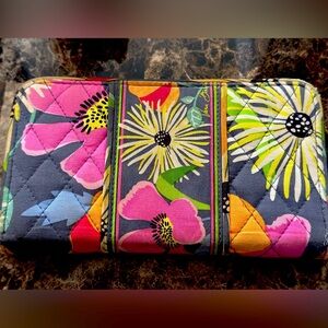 Vera Bradley Jazzy Blooms 8” Wallet Gray Pink Orange Green Lots Of Compartments